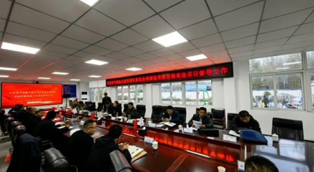 省交通重點建設(shè)項目推進辦西部組到濟微高速督導(dǎo)檢查